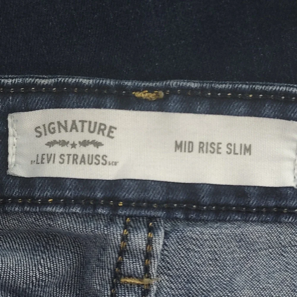 Signature by Levi Strauss Mid Rise Slim Jeans Women 10M W30 L30 Dark Wash Indigo
